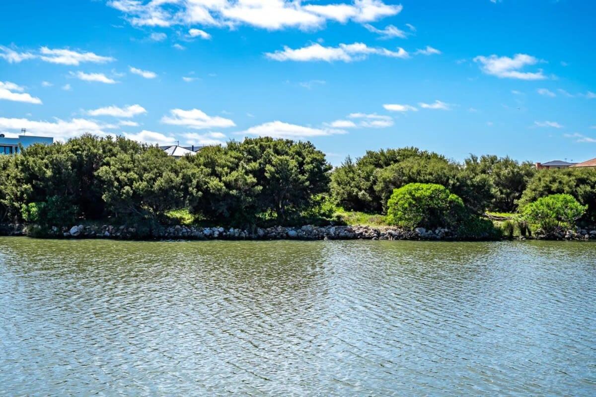 T2 12 Wentworth Pde Hindmarsh Island - No Linen Included