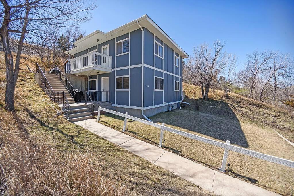 Hotel Downtown Condo-Upper Unit - Image 1