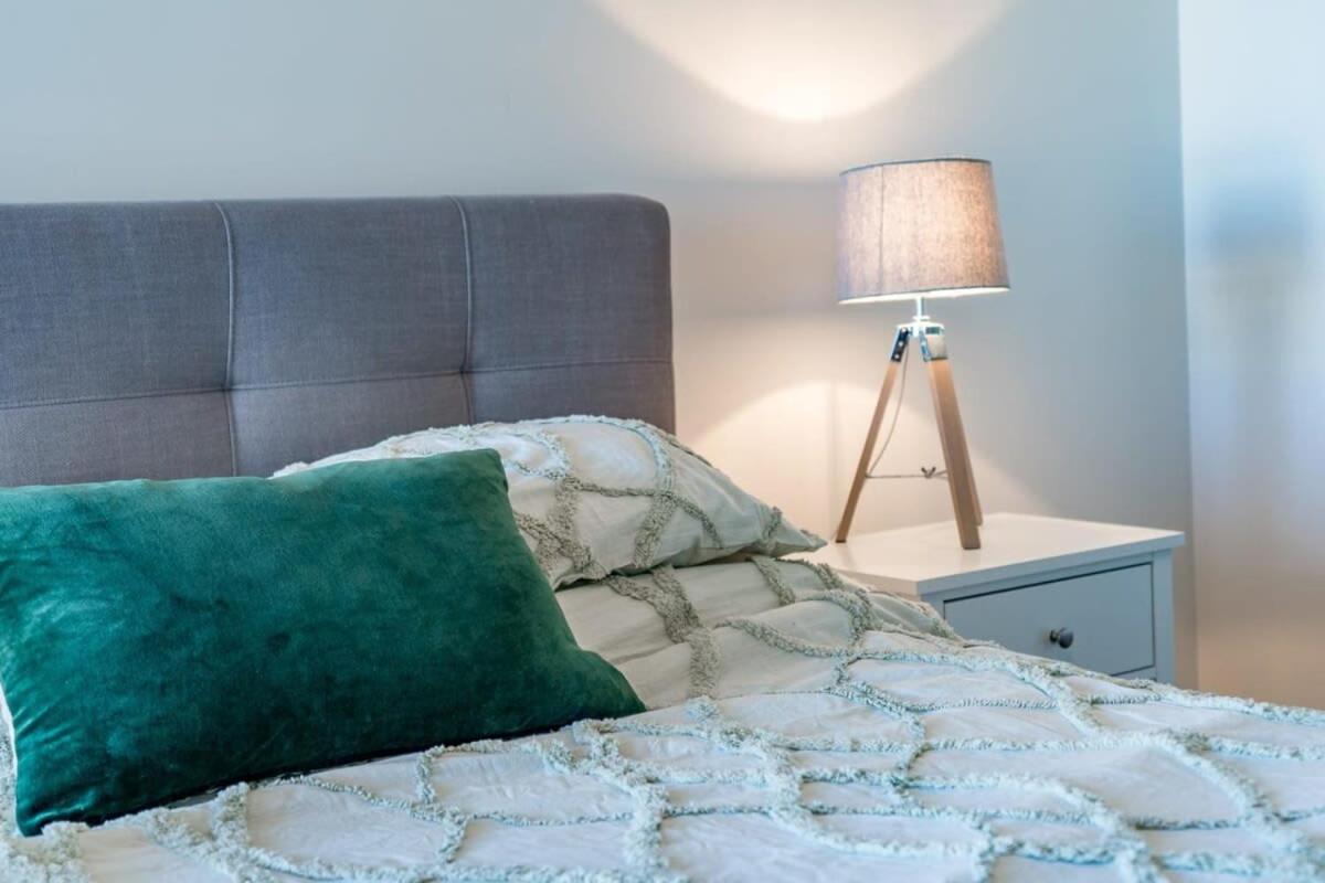Relax at Middleton - No Linen Included - Pets Negotiable - Wi-Fi
