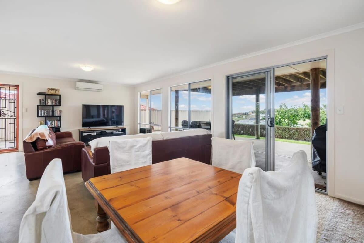 15 Cygnet Ct Encounter Bay - No Linen Included