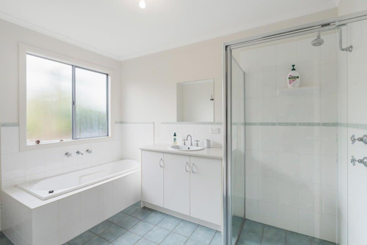 15 Cygnet Ct Encounter Bay - No Linen Included