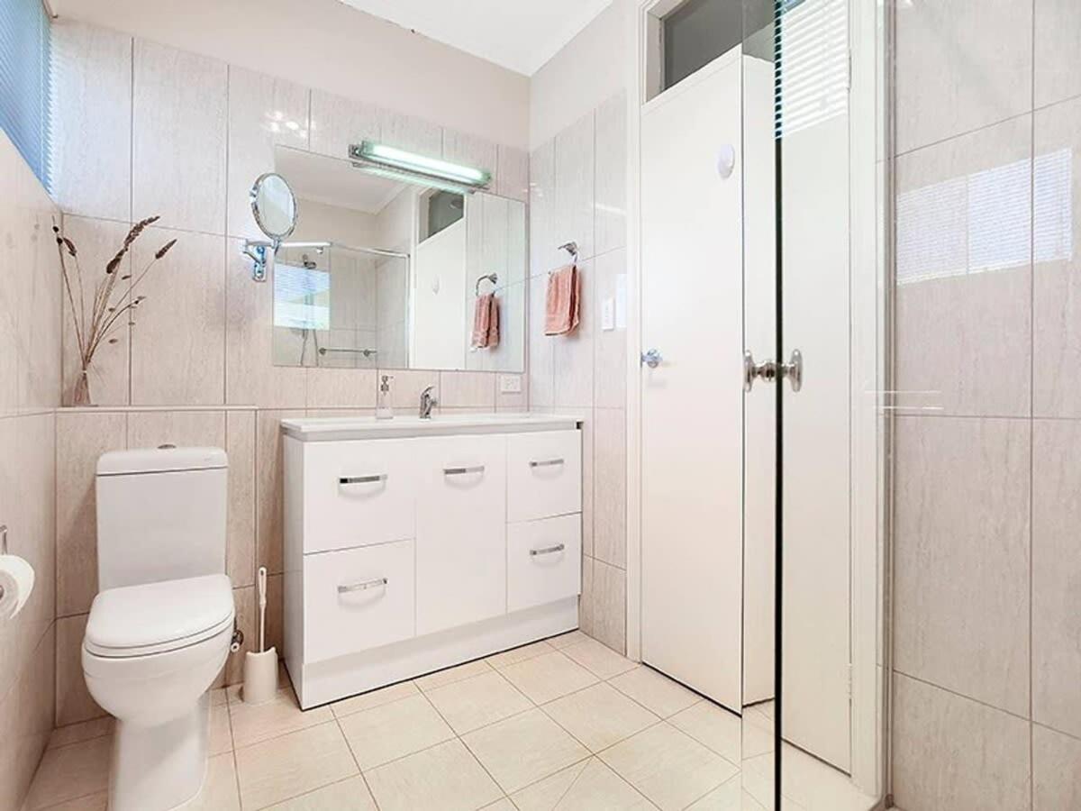 19-117 Franklin Pde - Beachfront Location - Linen Included