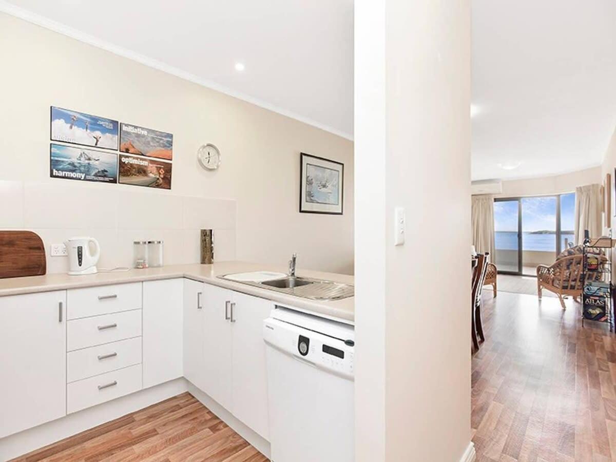 19-117 Franklin Pde - Beachfront Location - Linen Included