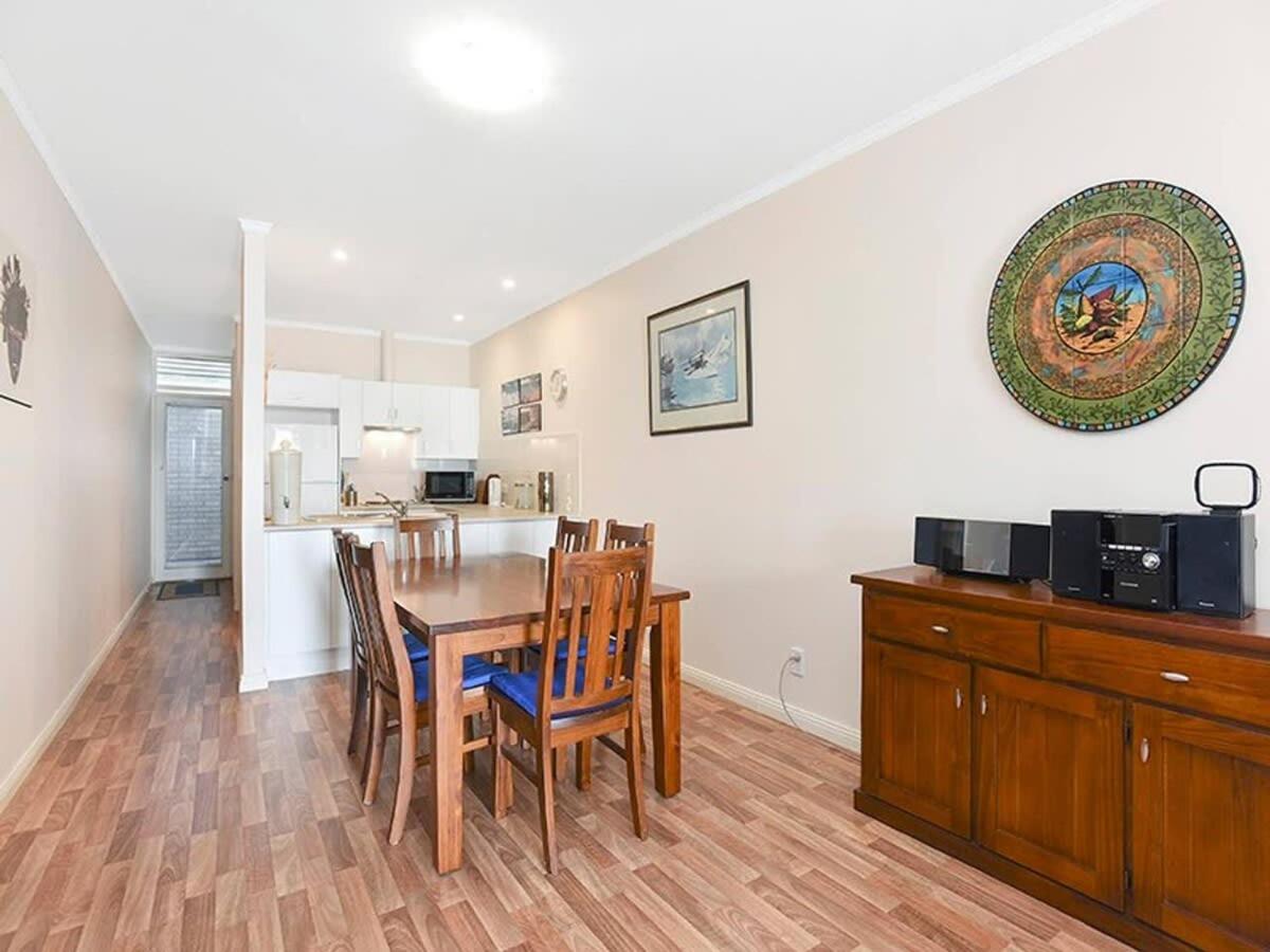 19-117 Franklin Pde - Beachfront Location - Linen Included