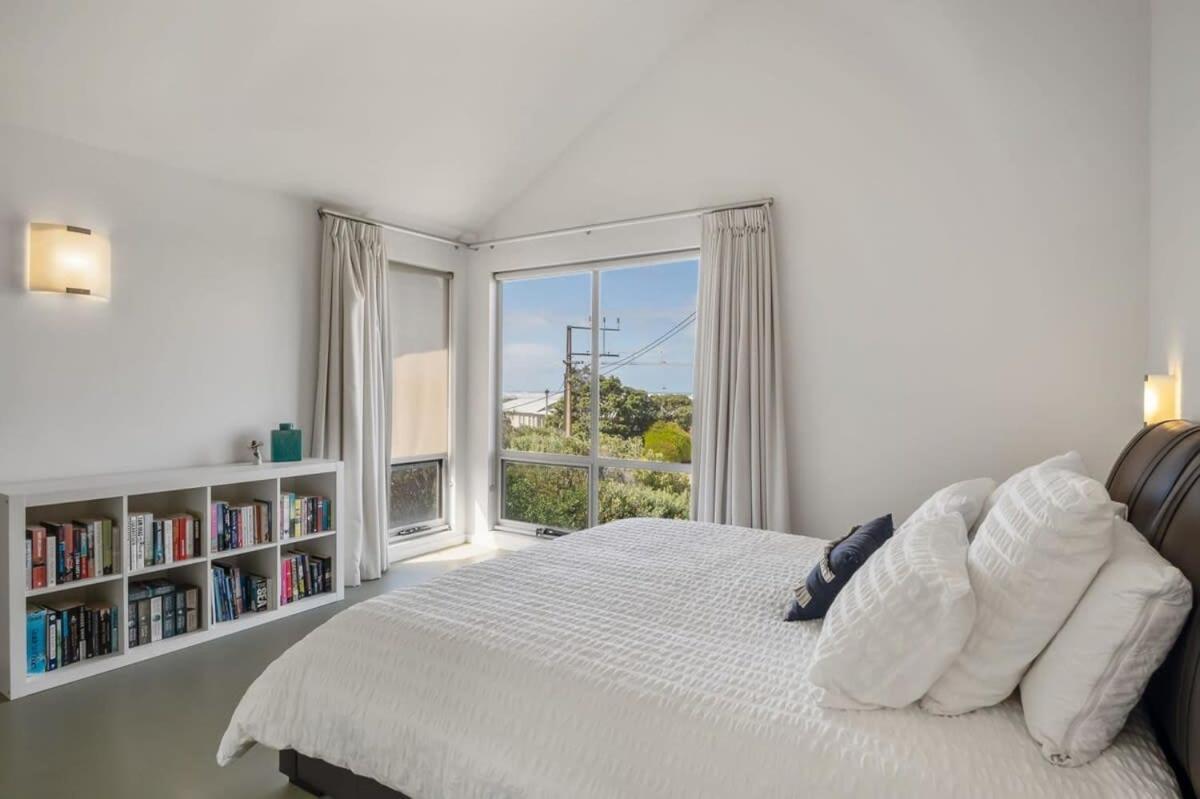 Longshot - 78 Newell Ave Middleton - No Linen Included