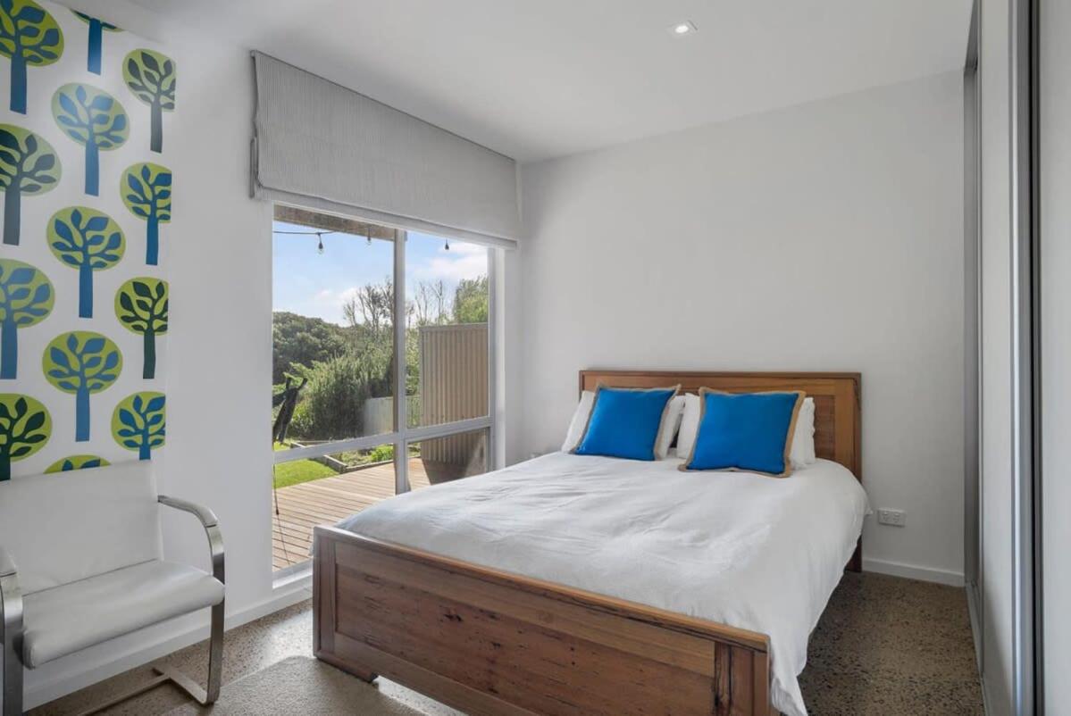 Longshot - 78 Newell Ave Middleton - No Linen Included