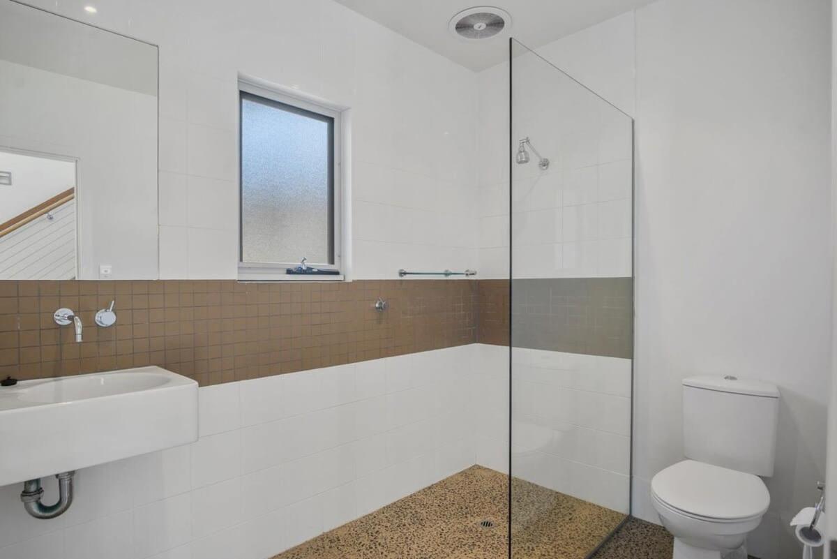 Longshot - 78 Newell Ave Middleton - No Linen Included