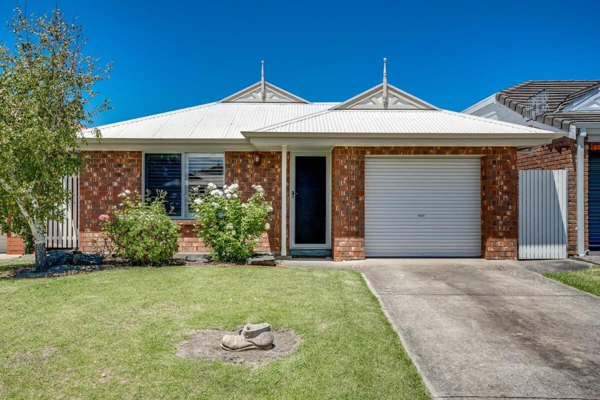 17 Matthew Flinders Dve Encounter Bay-No Linen Included-Waterfront