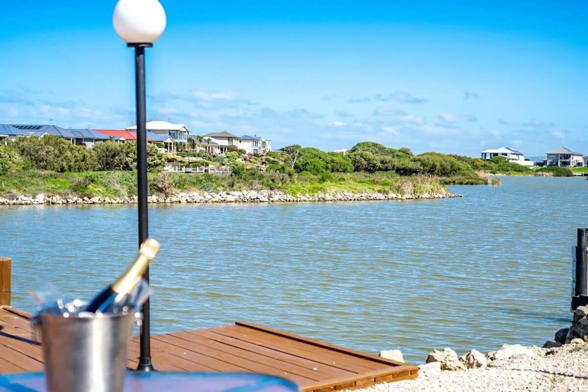 71 Blanche Pde Hindmarsh Island - No Linen Included
