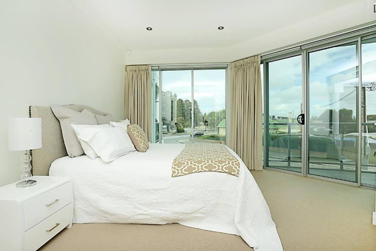 Gallery 7 - Town Centre - Wi-Fi - Linen Included