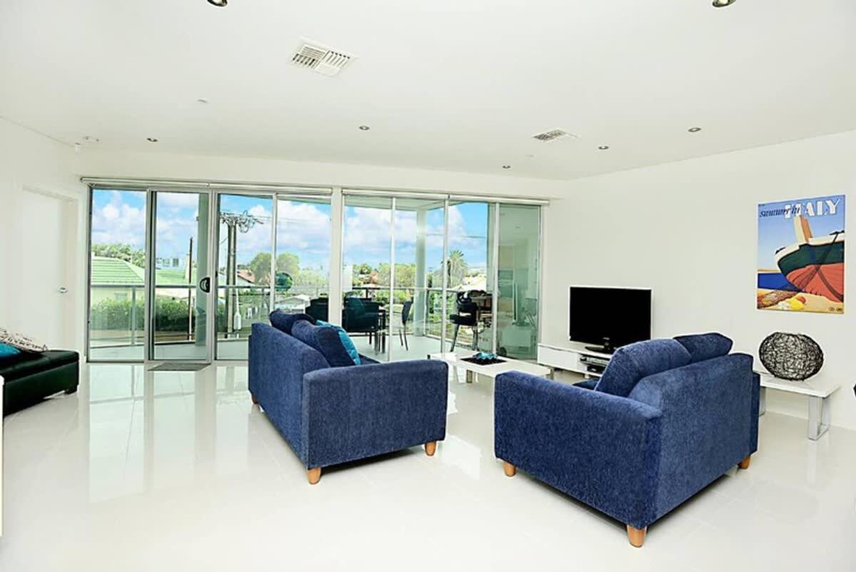 Gallery 7 - Town Centre - Wi-Fi - Linen Included