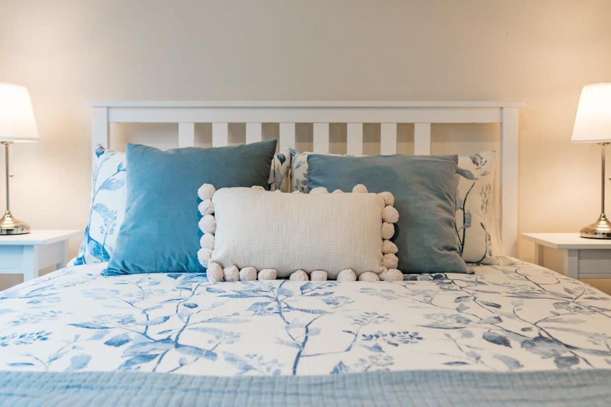 27 Seaview - Pets Negotiable - Wi-Fi - No Linen Included