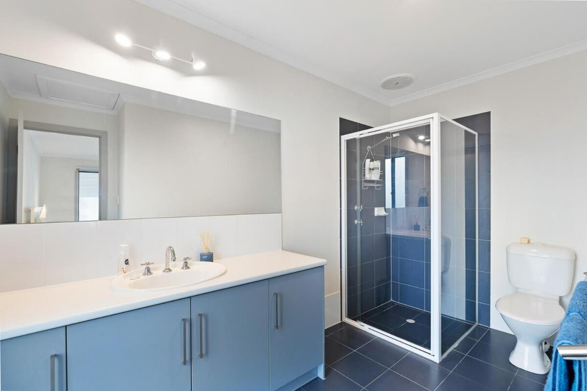 27 Seaview - Pets Negotiable - Wi-Fi - No Linen Included