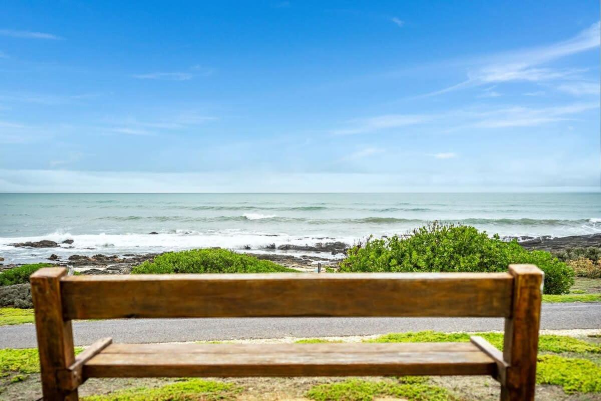 27 Seaview - Pets Negotiable - Wi-Fi - No Linen Included