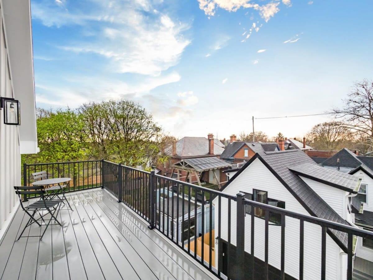 Chateau in the Village - Brand New 3BD 5BA