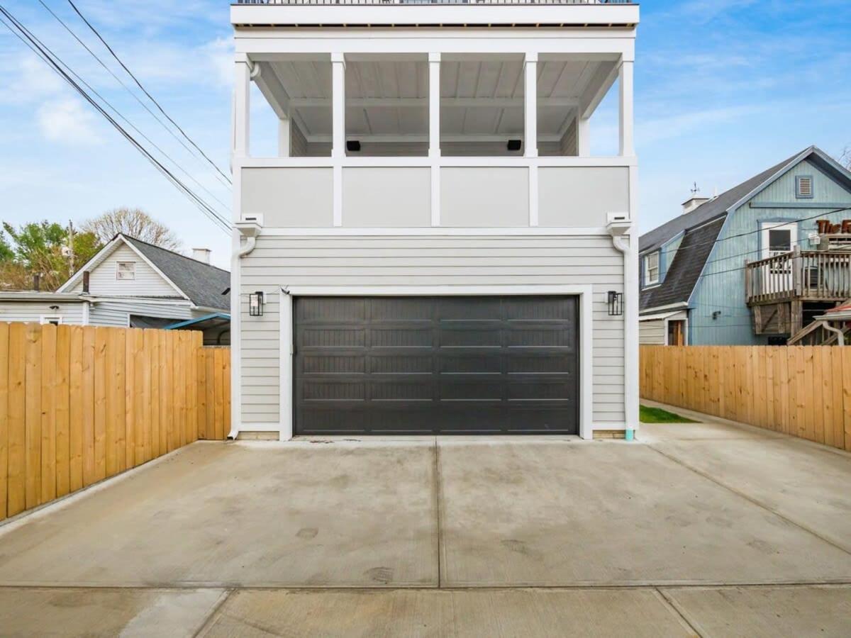 Chateau in the Village - Brand New 3BD 5BA