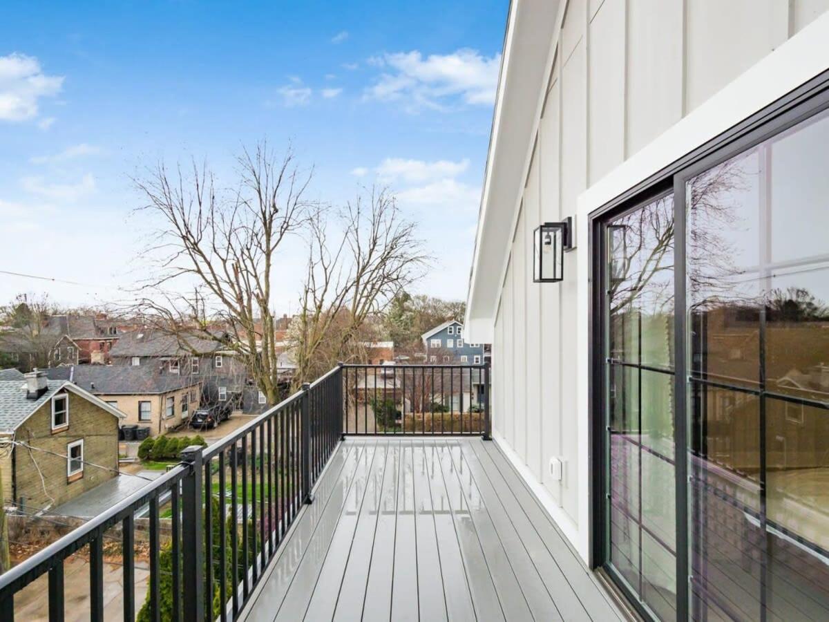 Chateau in the Village - Brand New 3BD 5BA