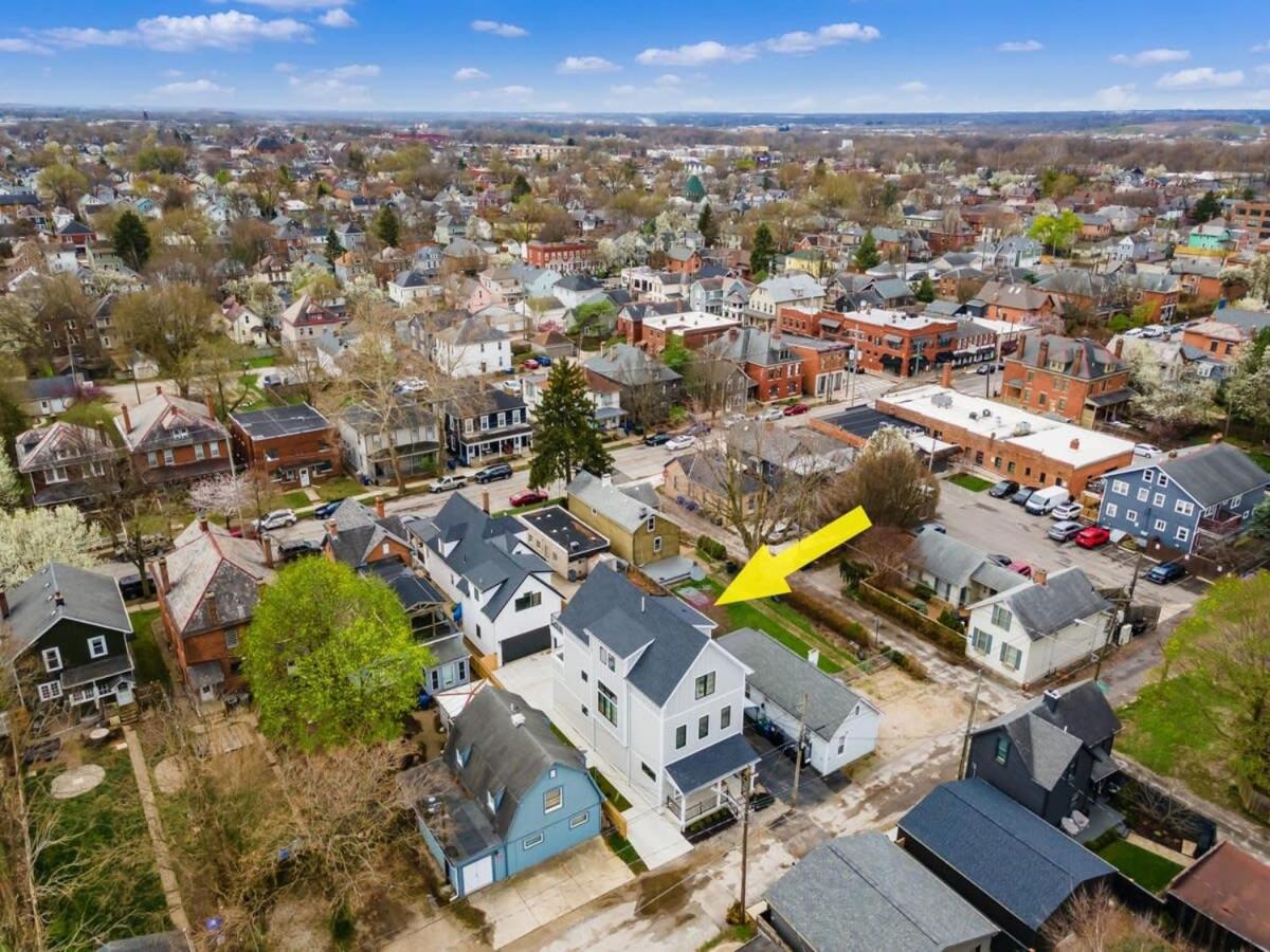 Chateau in the Village - Brand New 3BD 5BA