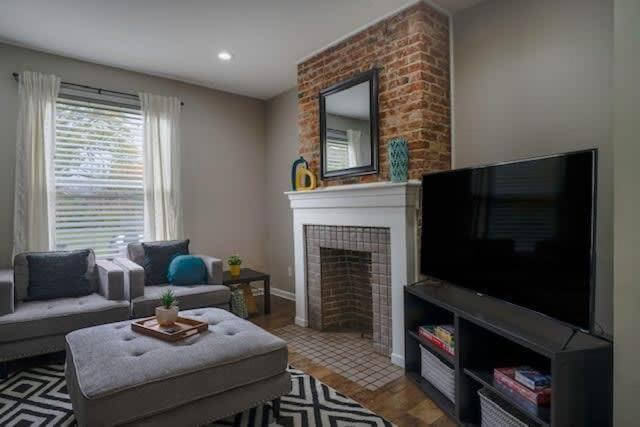 Housepitality - The Lilley Pad - Near Downtown view 5