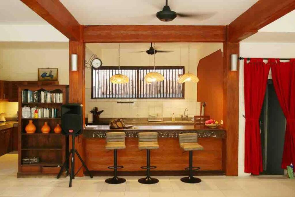 D'amour villa 4BR,center Seminyak 900M to beach view 2