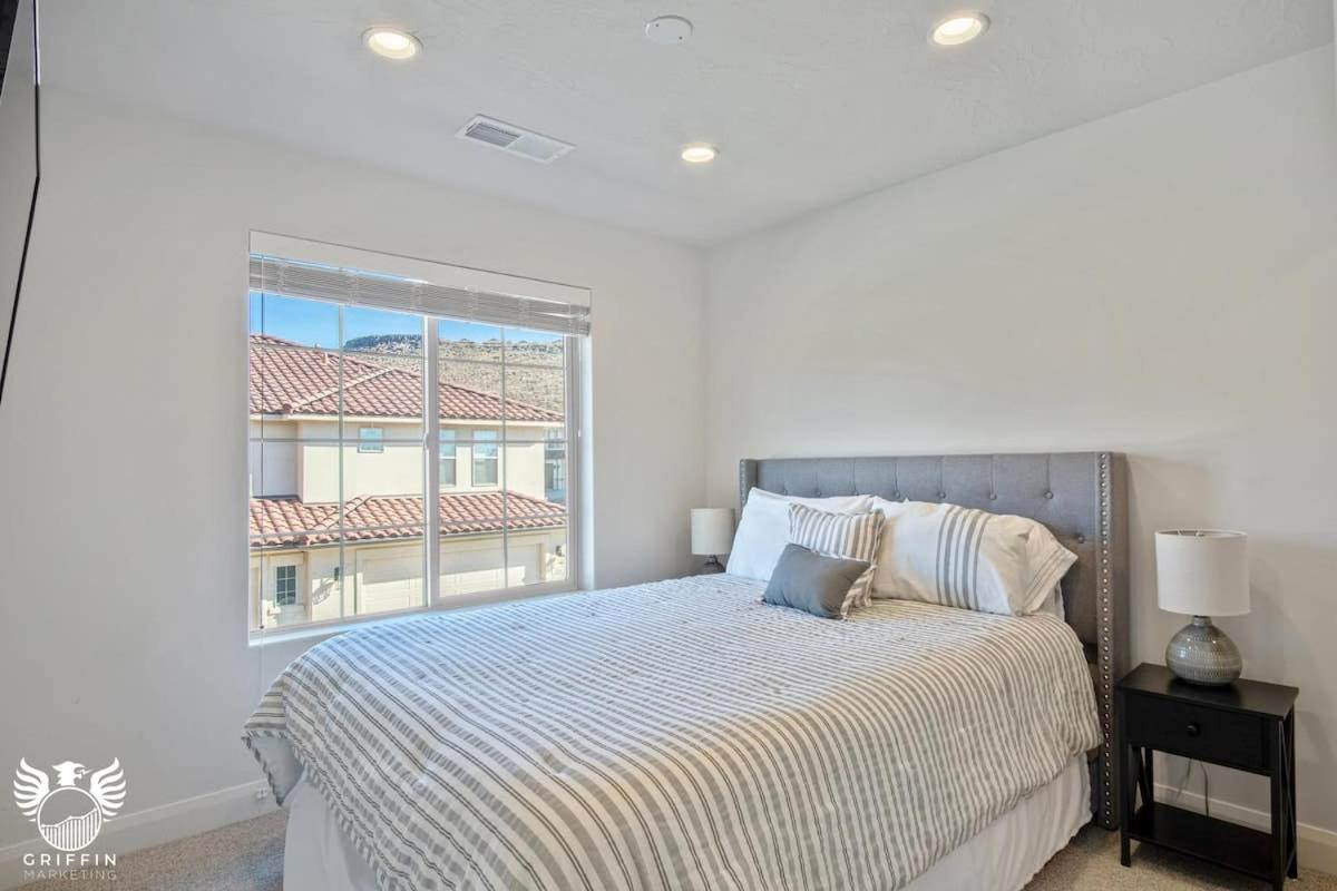 1169 Spacious Townhome at Escondido view 2