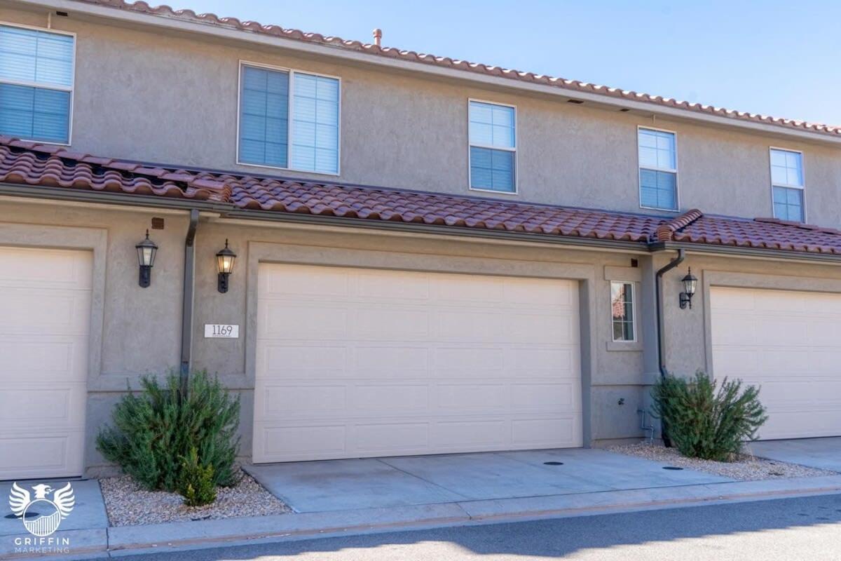 1169 Spacious Townhome at Escondido view 5