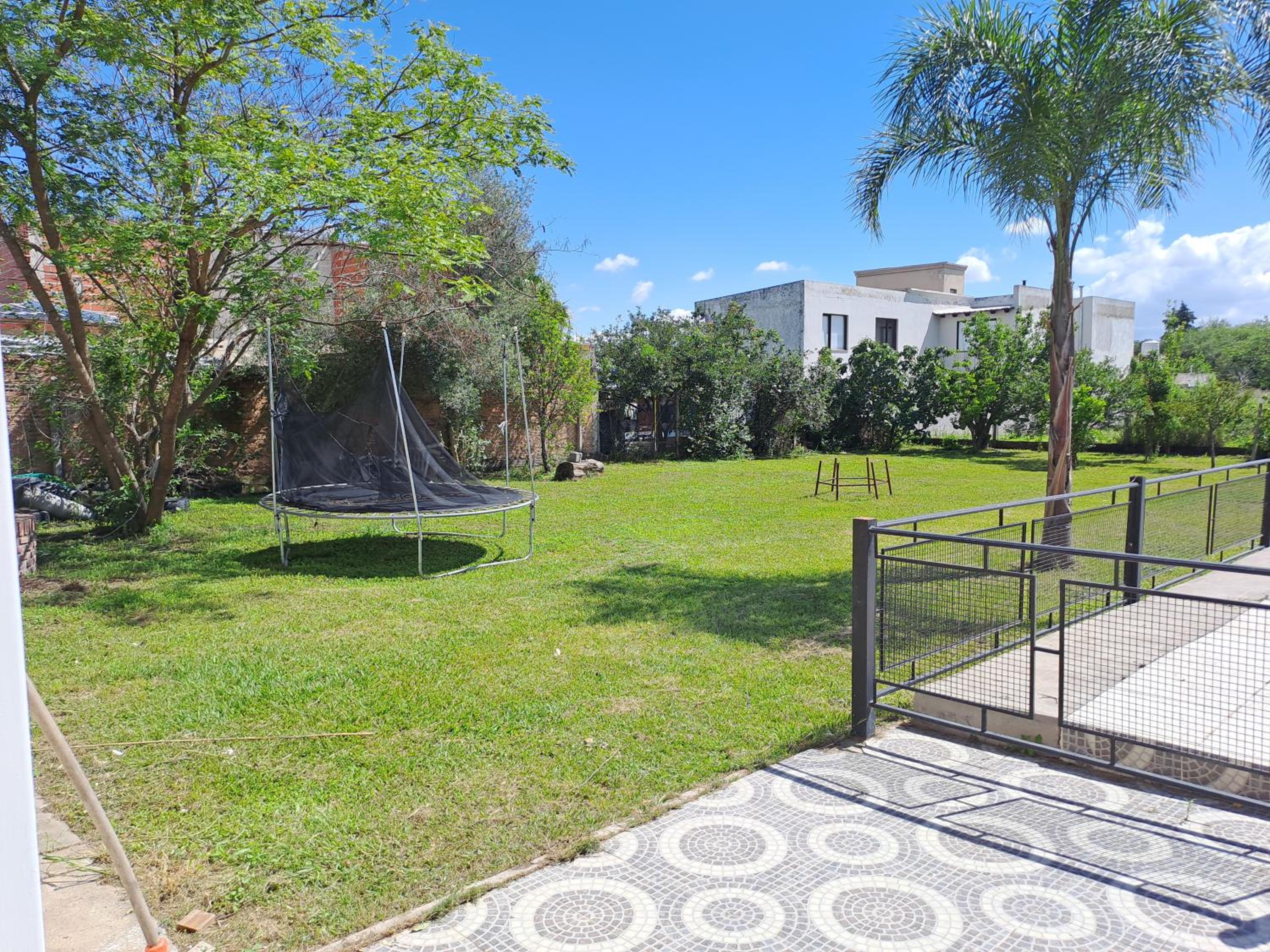 Casa con piscina y parque en Salta , zona aeropuerto