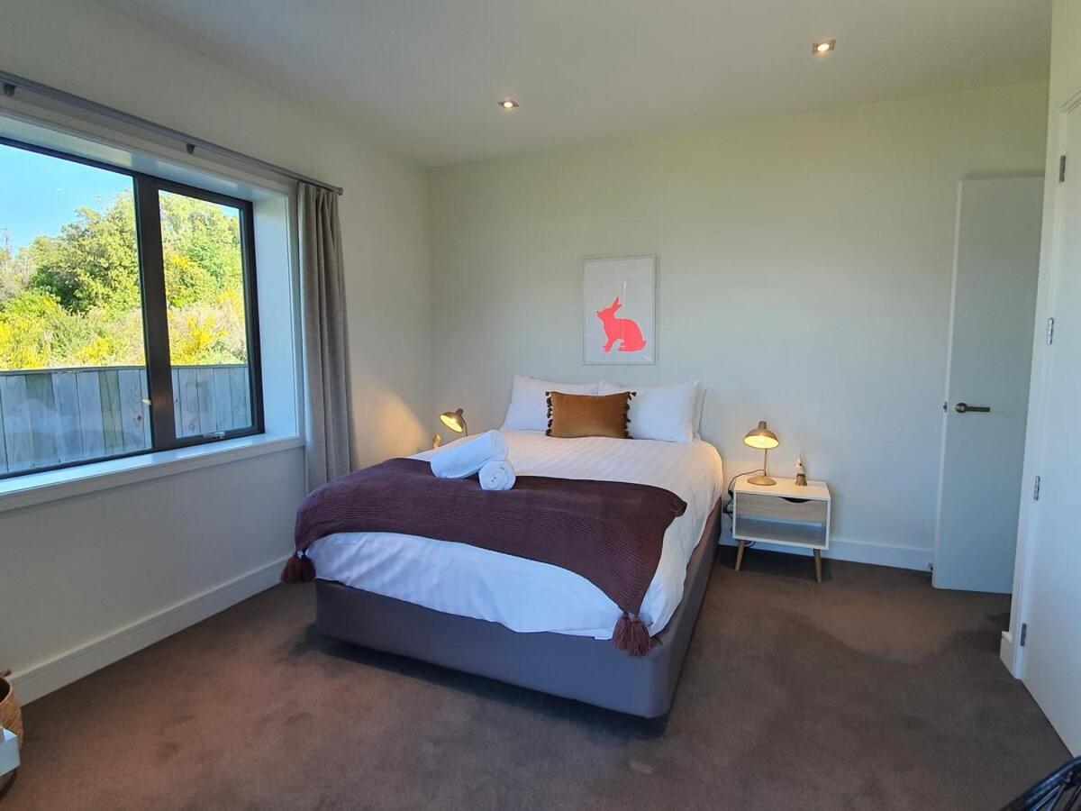 Private Retreat - Stunning Lake & Mountain Views view 5