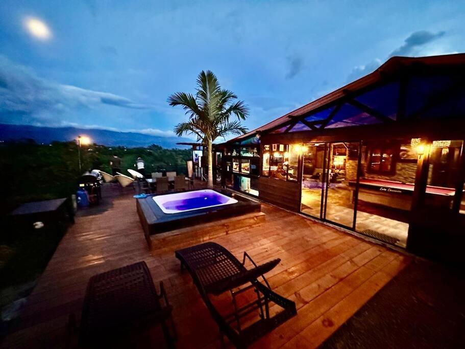 Cabaña entre montañas + Jacuzzi