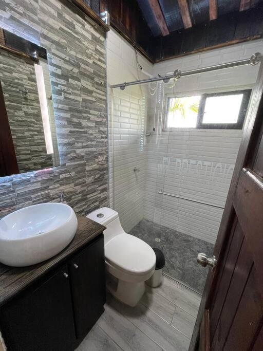 Cabaña entre montañas + Jacuzzi