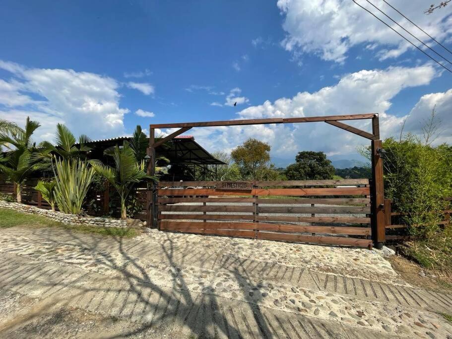 Cabaña entre montañas + Jacuzzi