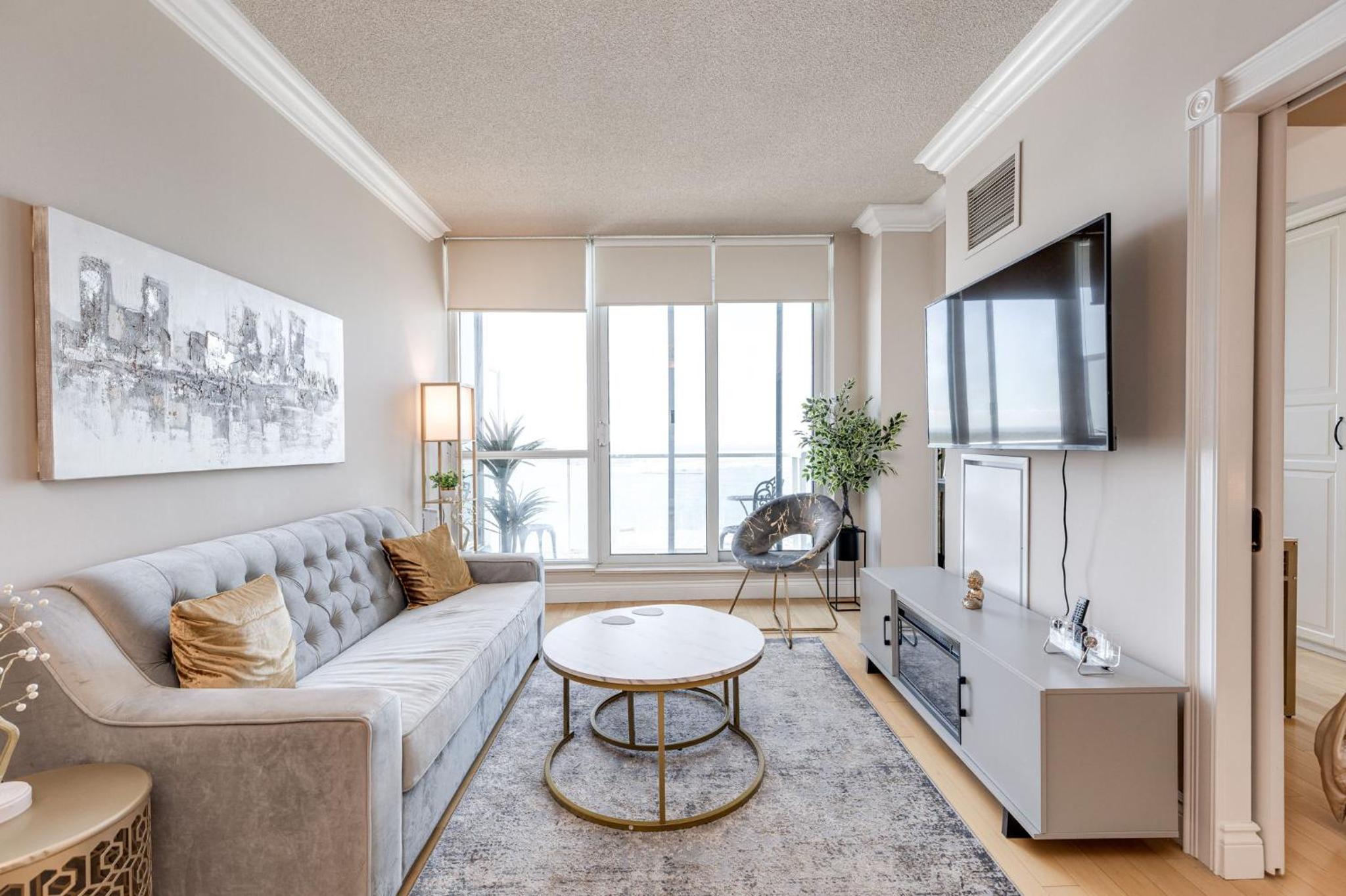 Waterfront Queens Quay West - Image 5