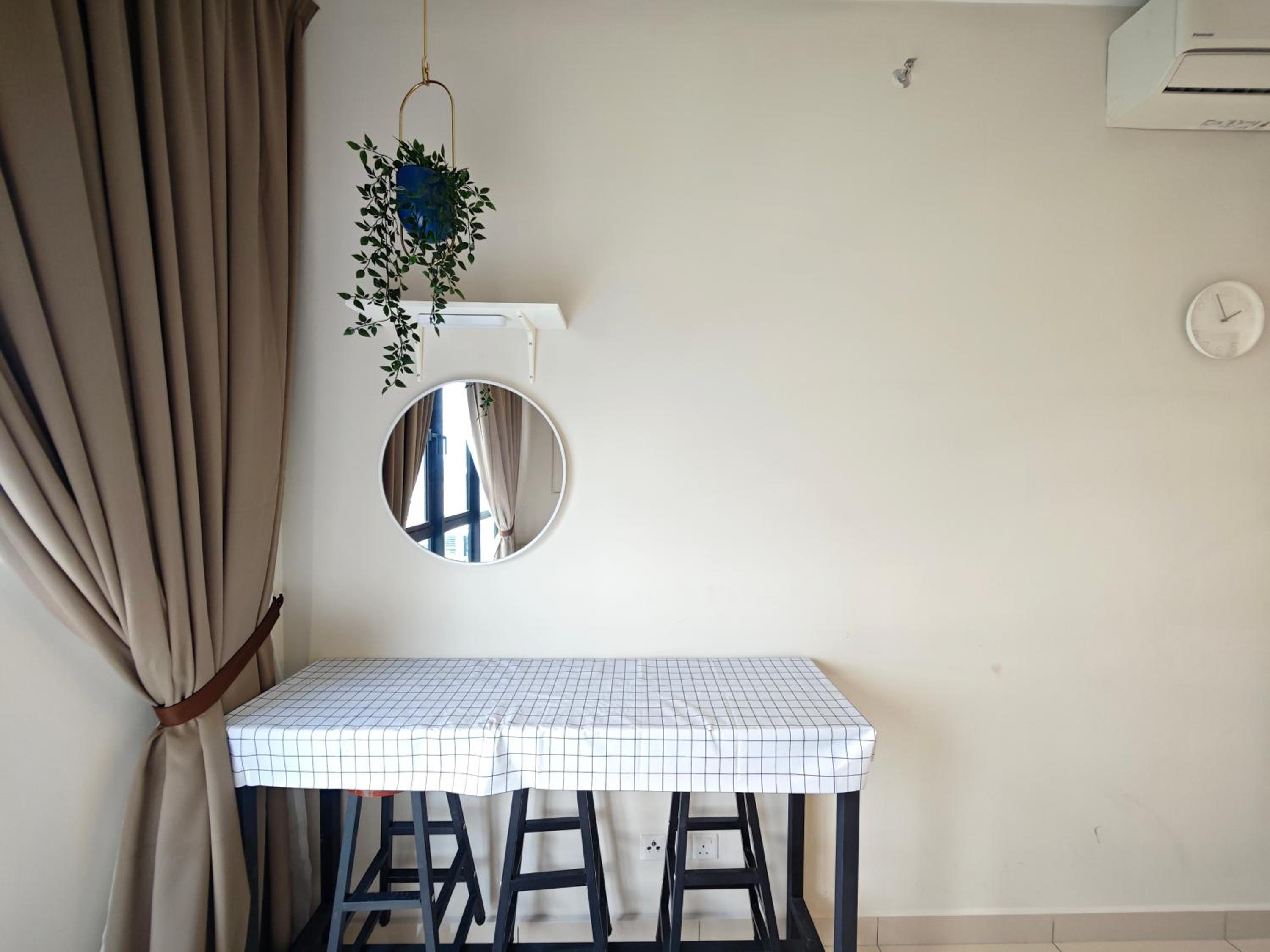 TRION Studio 4 PAX Teneighth