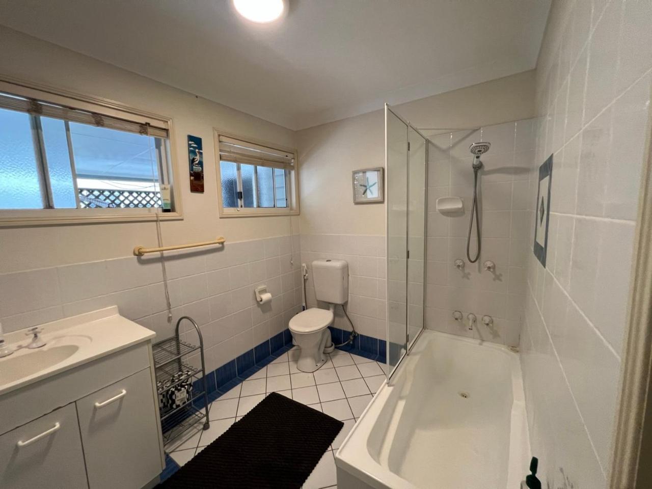 Nemo's House - Sleeps 9 - Dual Living