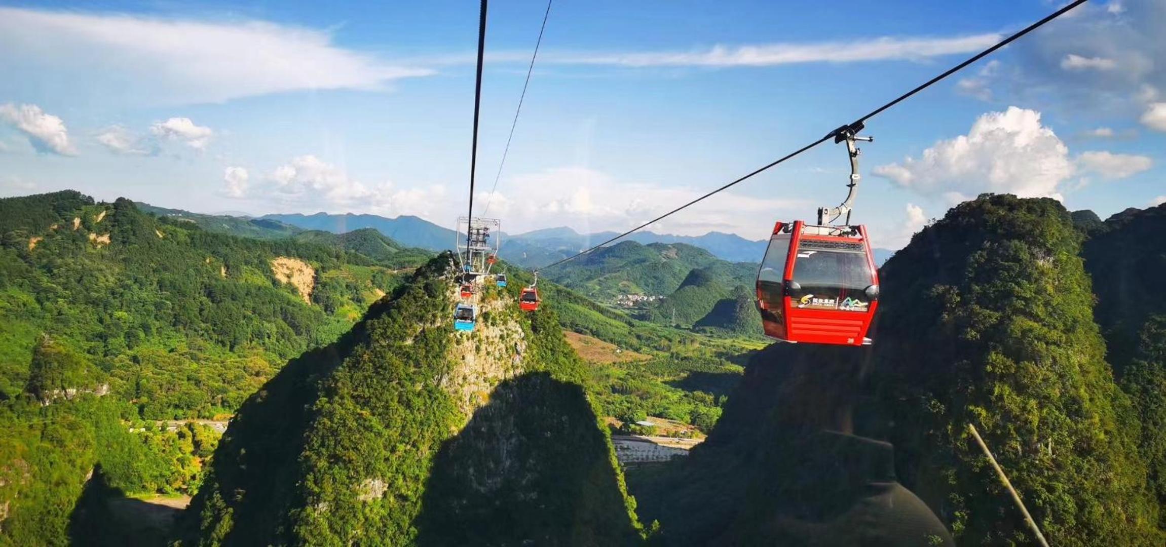 Yangshuo River Lodge Hotel--English speaking team&Swimming pool&Activties organized&Free pick up from Airport or TS over 3 nights