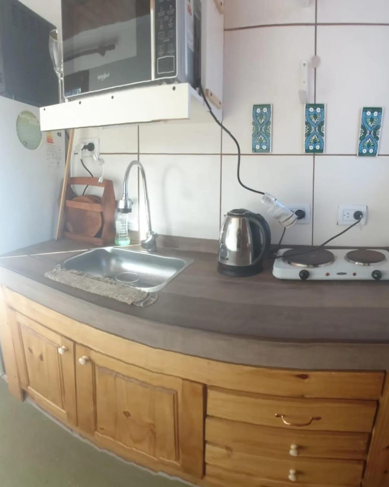 Mar del Plata- Playa Chapadmalal- Finca Viento Norte UNA CABAÑA HASTA 5 HUESPEDES Y UN DORMI CON BAÑO PRIVADO ATRAS HASTA 2 HUESPEDES