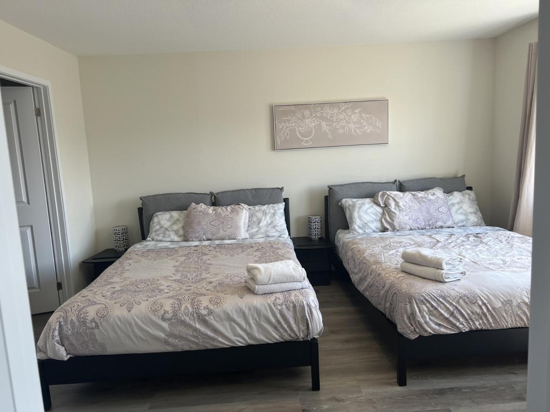 Luxury Town close to Fairview Casino in Niagra Falls