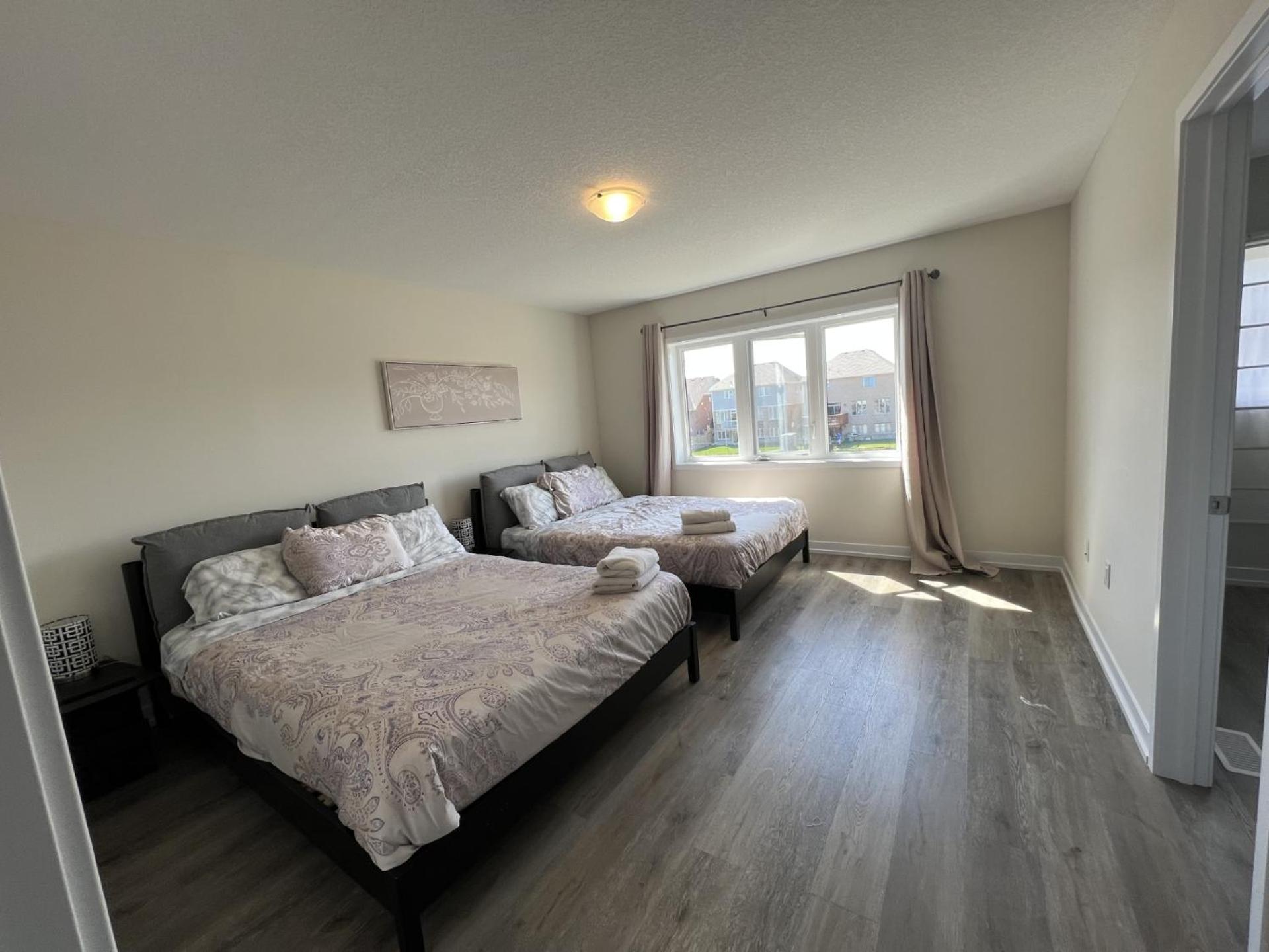 Luxury Town close to Fairview Casino in Niagra Falls