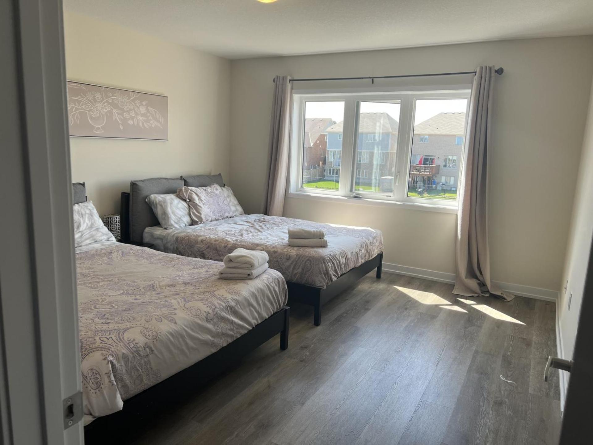 Luxury Town close to Fairview Casino in Niagra Falls