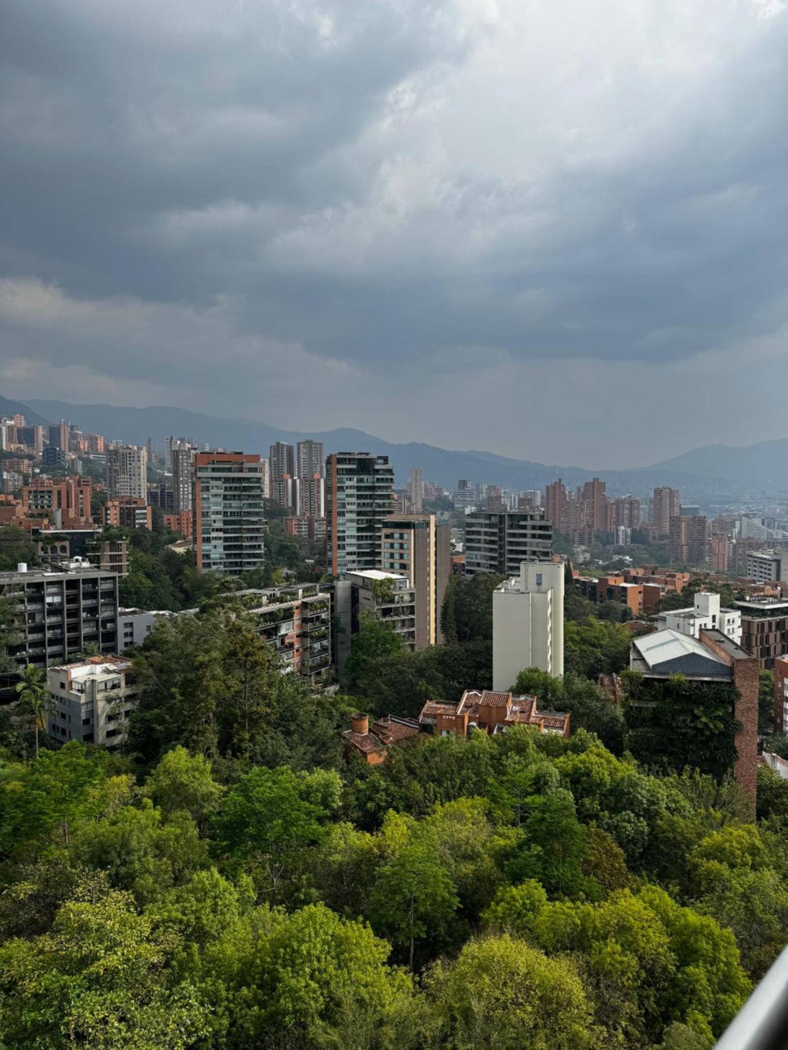 Blux 1305 Poblado Medellín Colombia