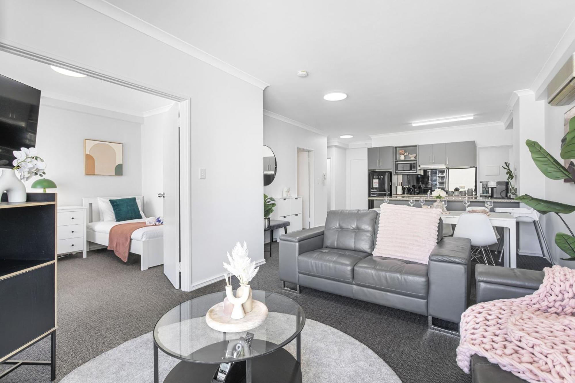 City Living Retreat - 2BR Apartment in East Perth