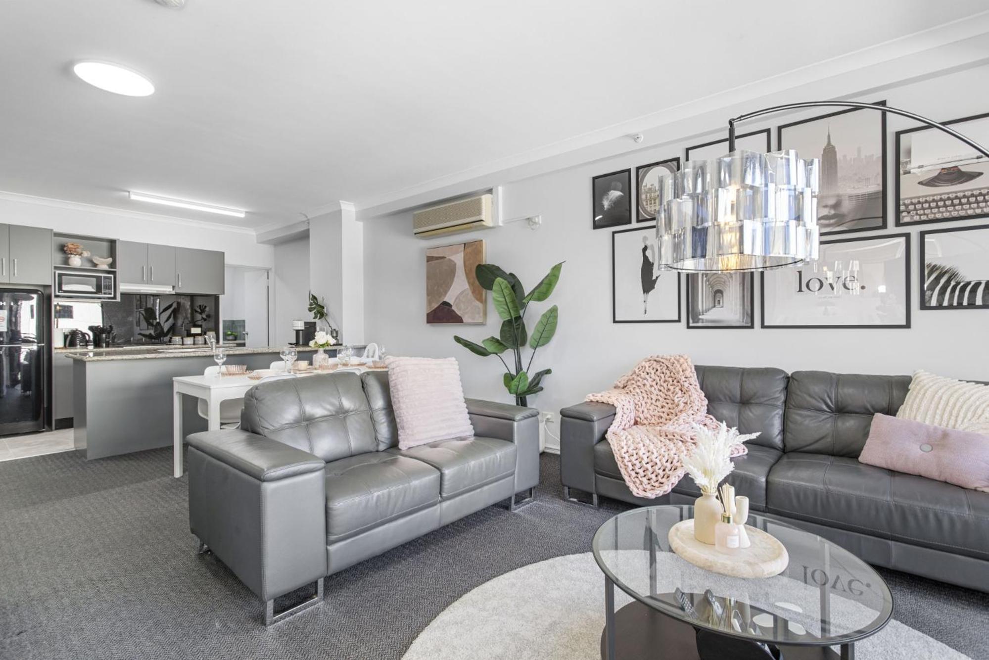 City Living Retreat - 2BR Apartment in East Perth