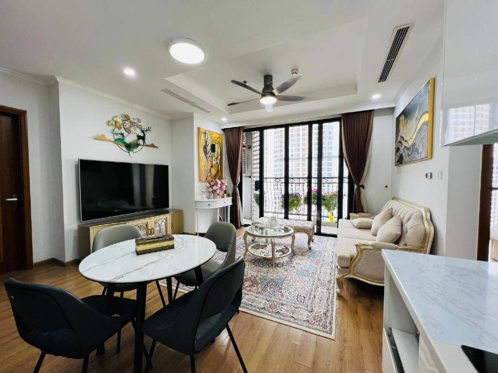 Vinhomes Royal City - by Bay Luxury