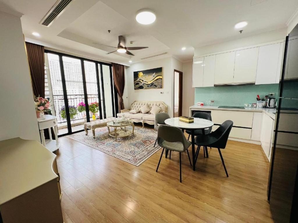 Vinhomes Royal City - by Bay Luxury
