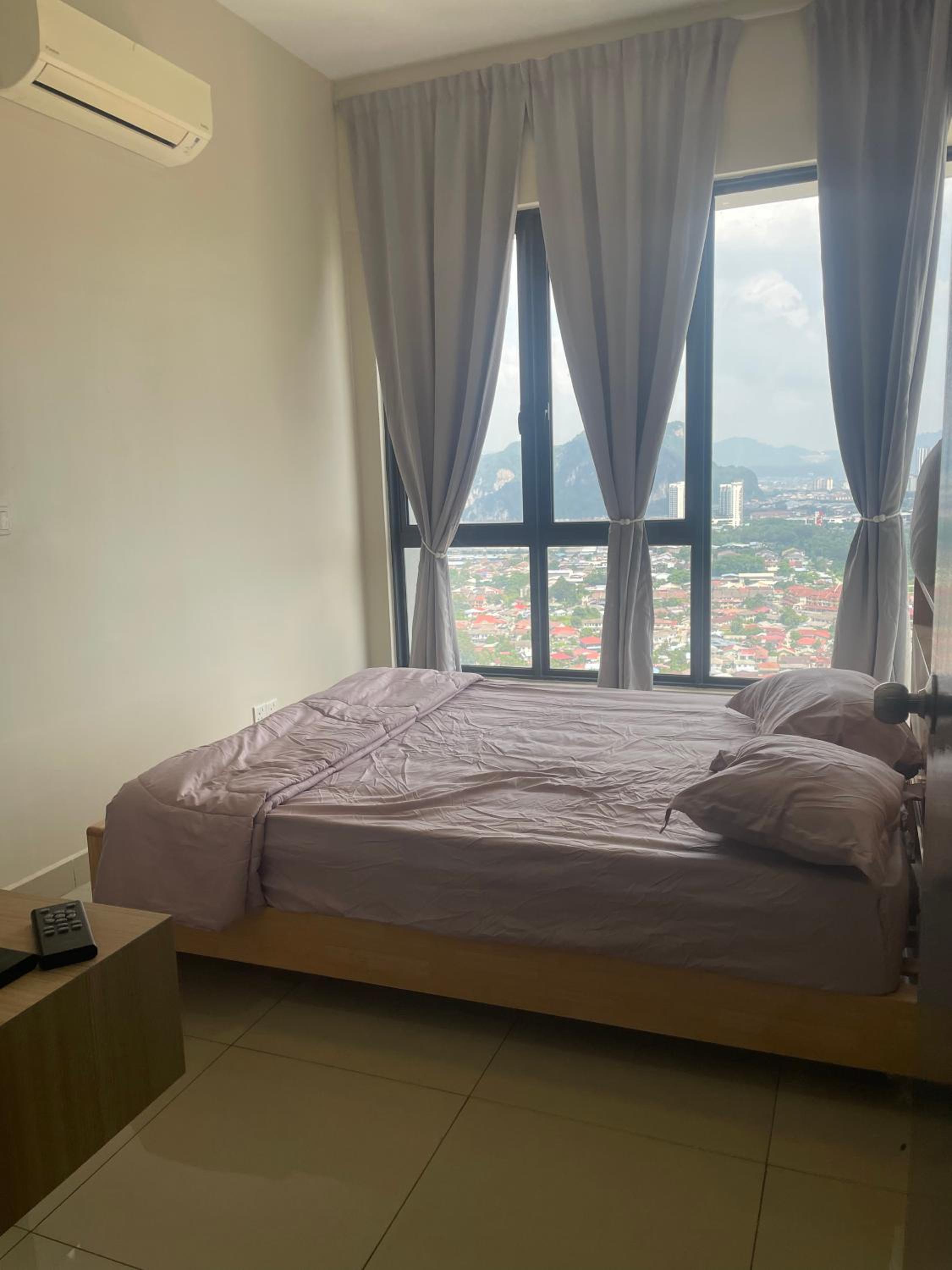 Gombak, KL at Ayuman Suites with Netflix & panoramic view of Gombak & Batu Caves photo 4
