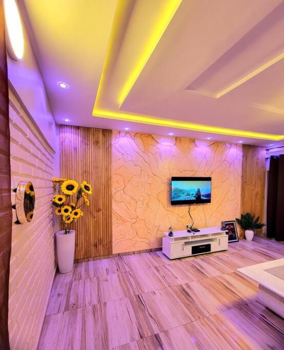 trois chambres et salon avec balcon à Porto Novo