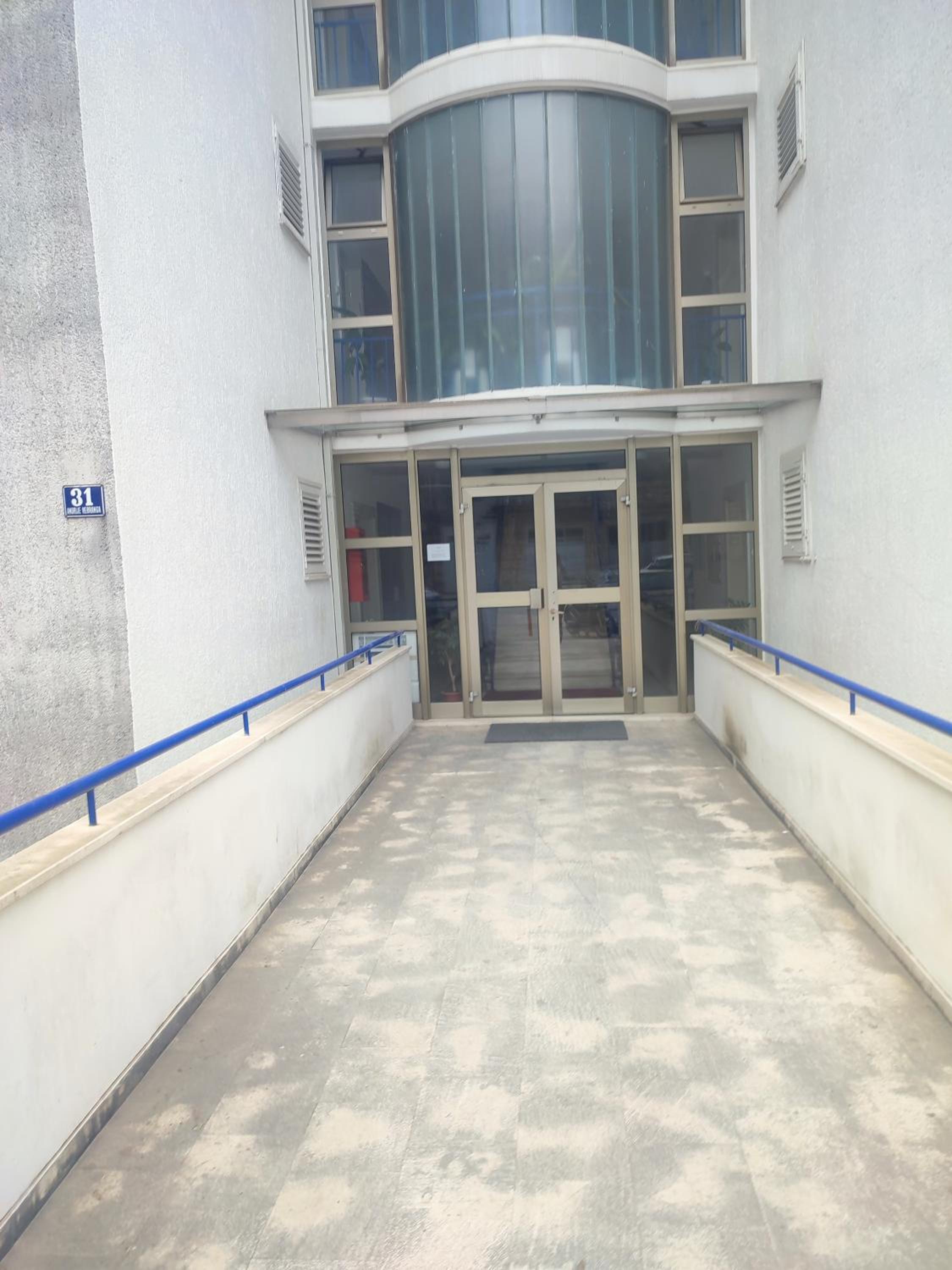 Hotel Apartment Sunset free parking - Image 1