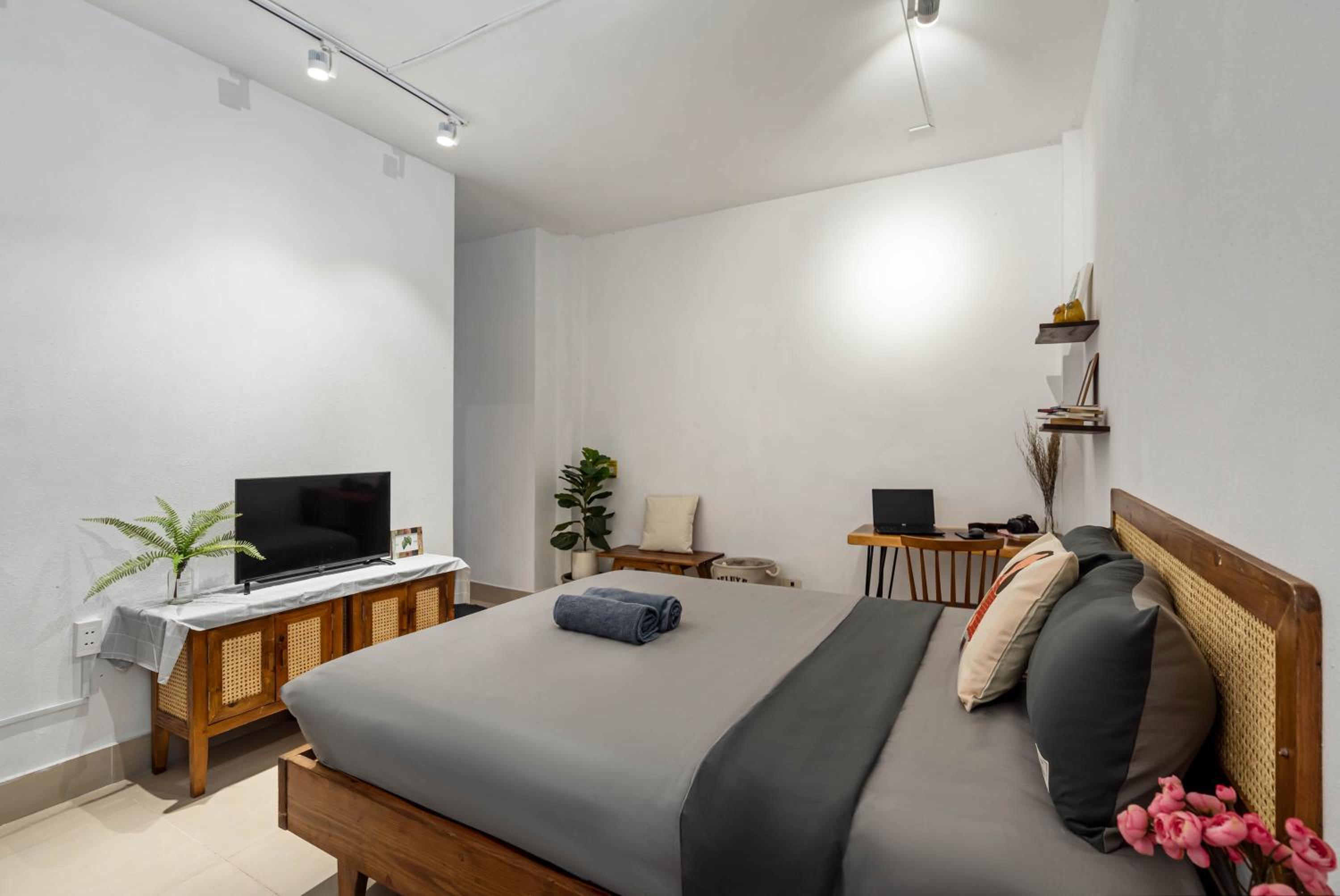 HOLO LE THANH TON SAIGON Serviced HomeStay