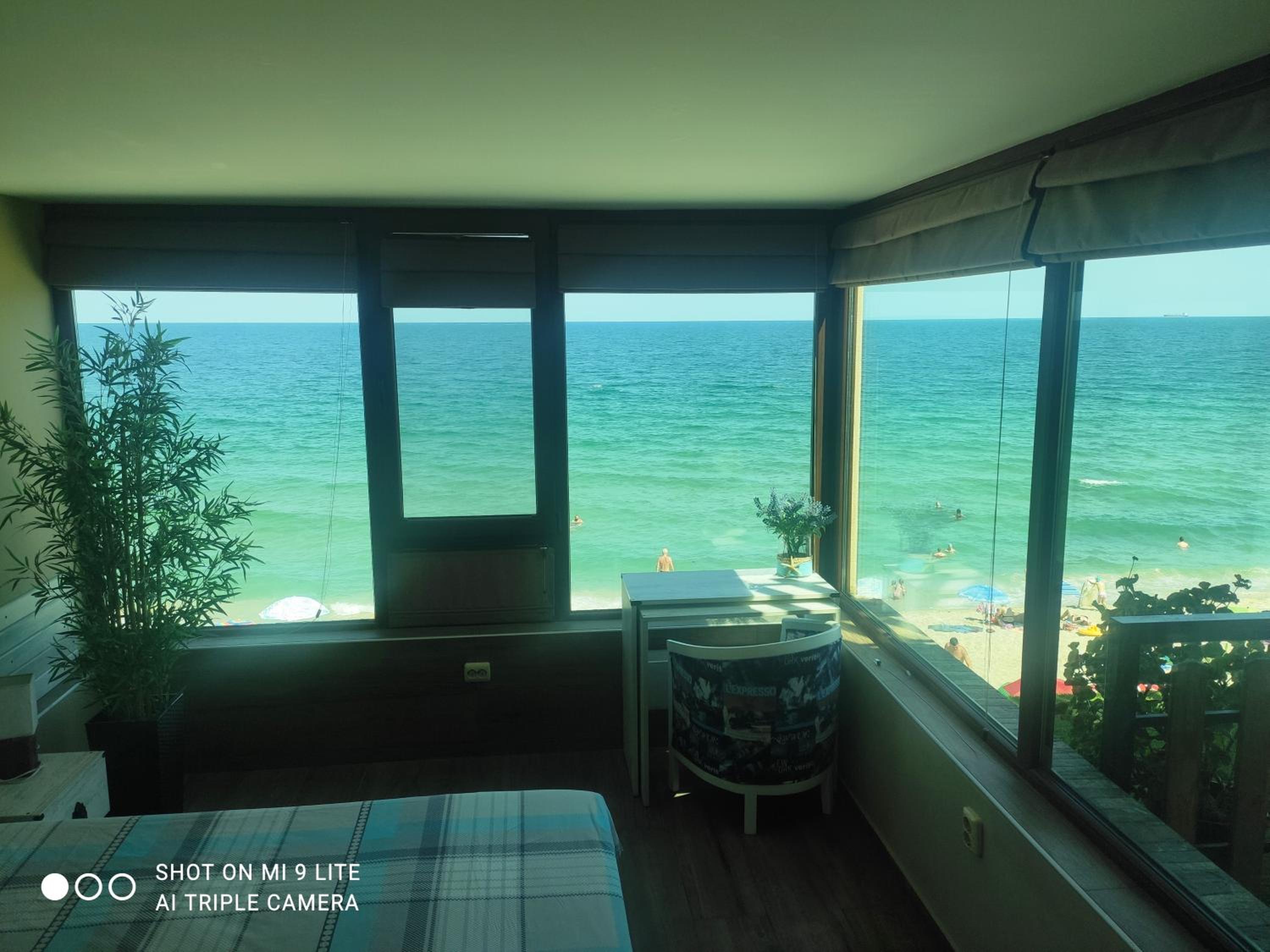 Hemingway rooms in Happy Beach