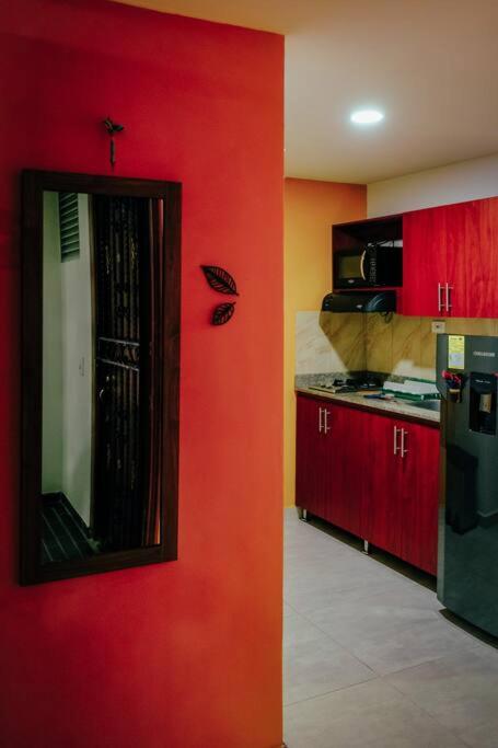 Lindo apartamento con patio privado.